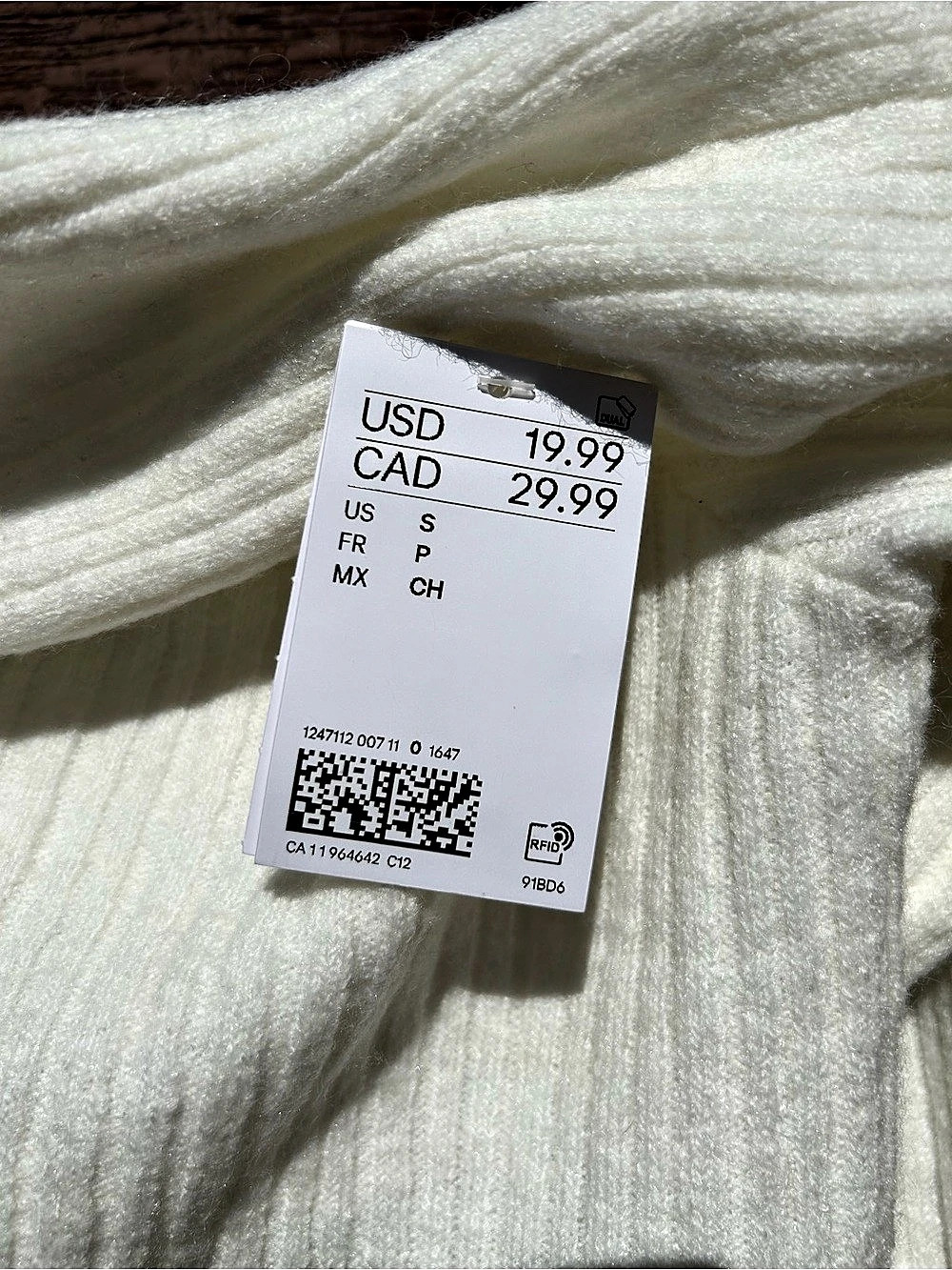 H&M Divided Off-the-Shoulder Rib-Knit Sweater - Picture 4 of 5